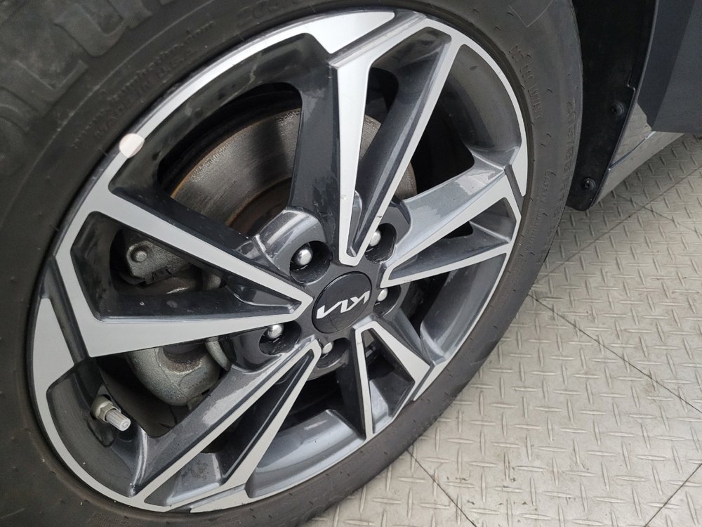 Used 2023 Kia Forte LXS image 31