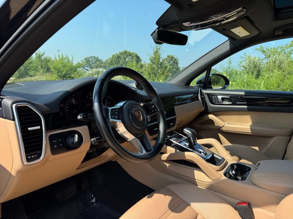 Certified 2023 Porsche Cayenne AWD/4WD image 4