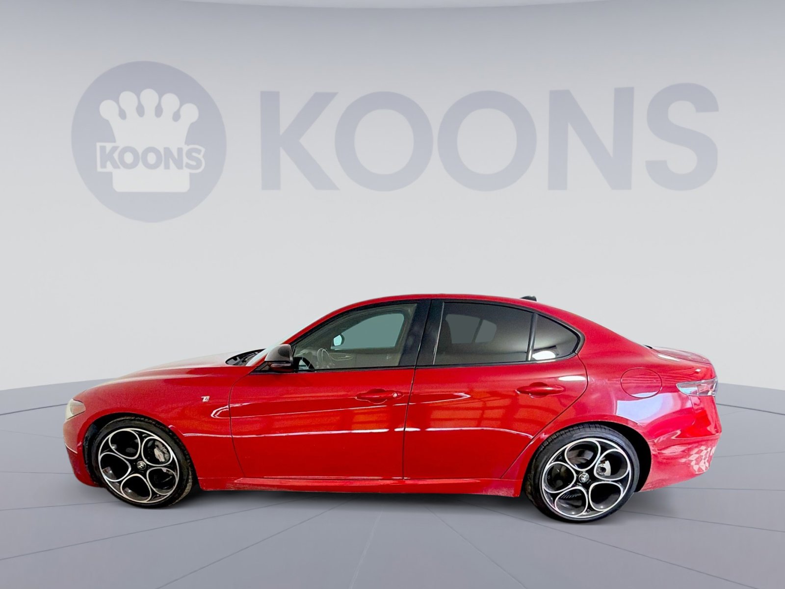 Used 2024 Alfa Romeo Giulia Ti image 2