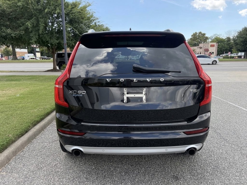 Used 2018 Volvo XC90 T5 Momentum w/ Convenience Package AWD/4WD image 5