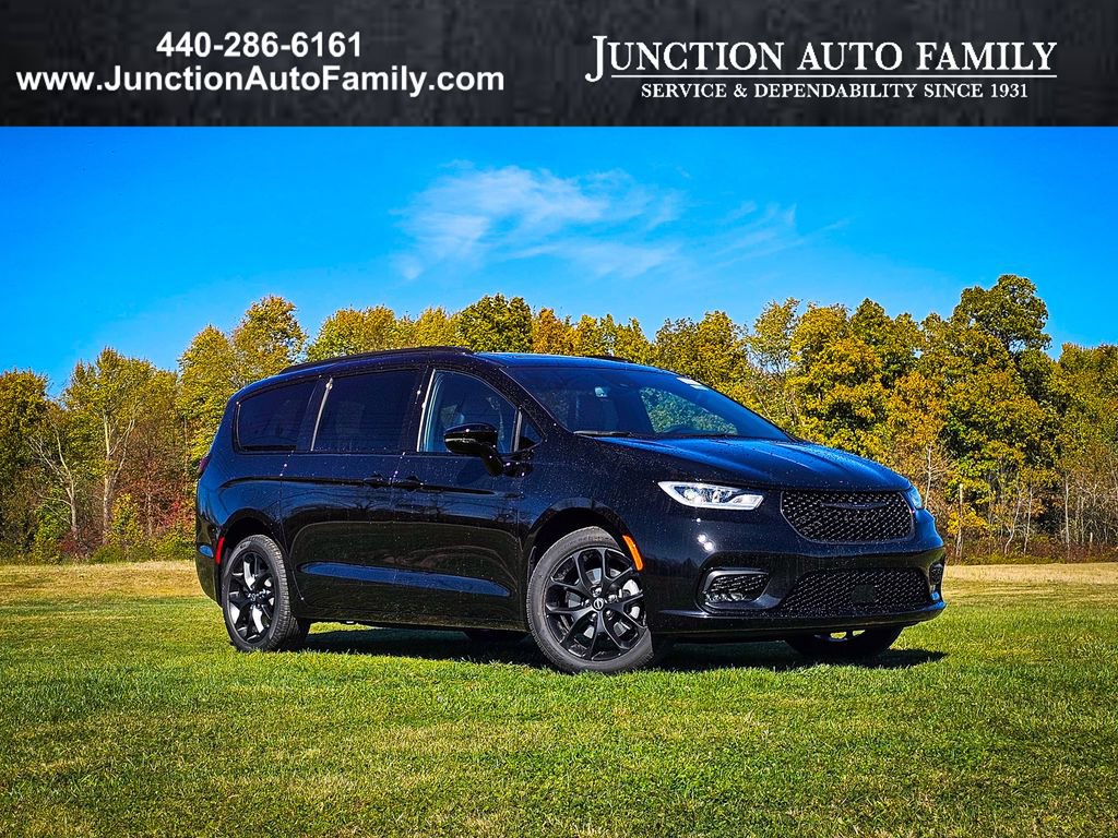 New 2026 Chrysler Pacifica Limited