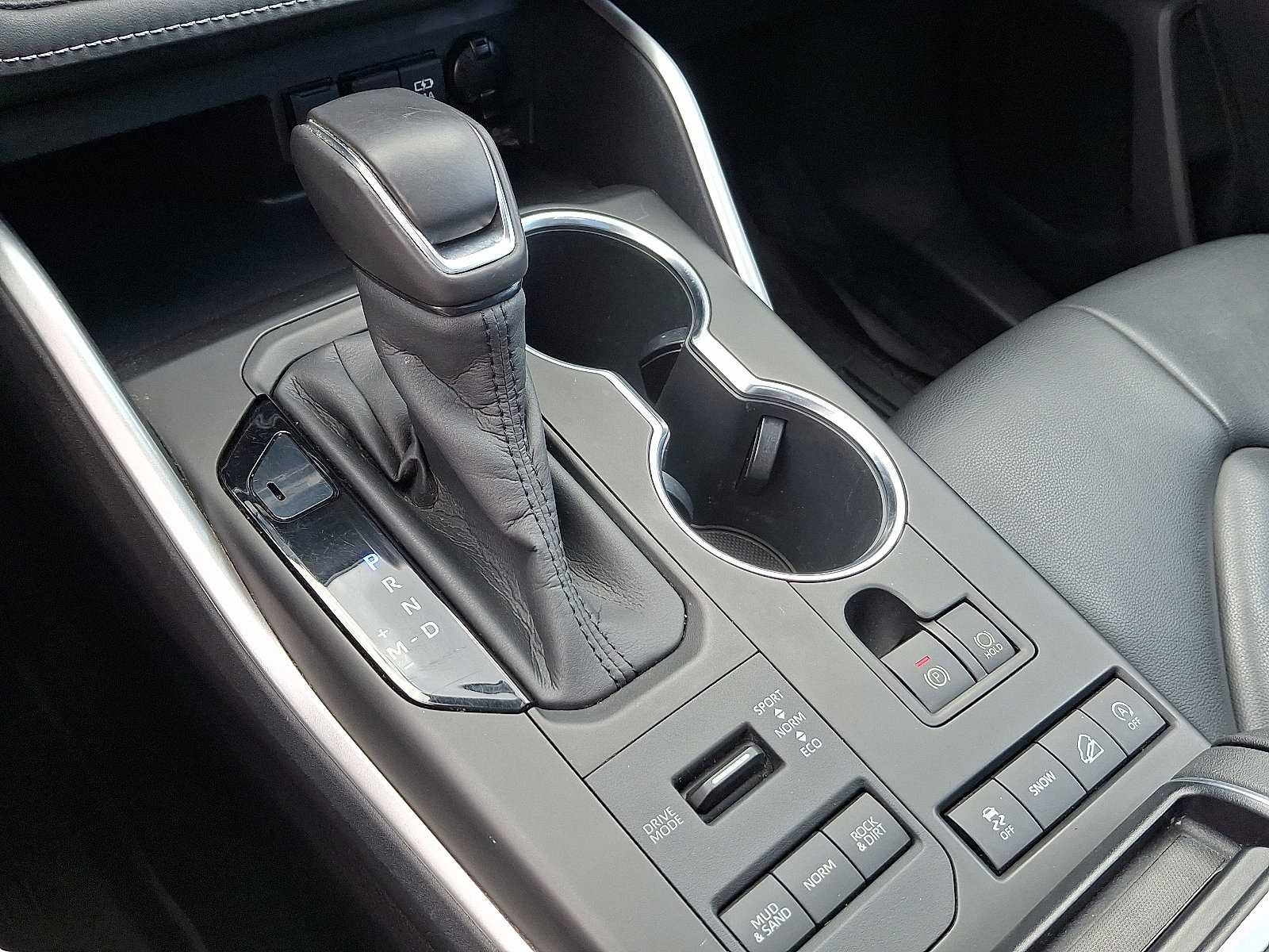 Used 2020 Toyota Highlander XLE image 16