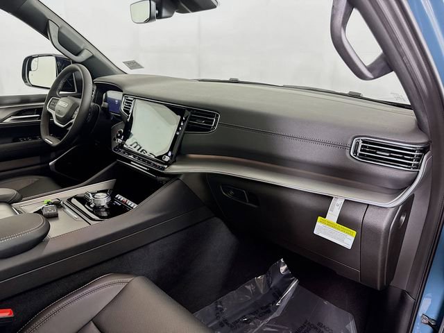 New 2026 Jeep Grand Wagoneer 4WD image 32