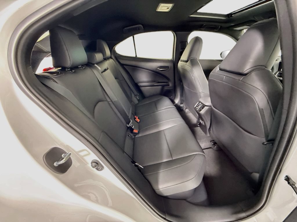 Used 2024 Lexus UX 250h F Sport FWD image 22