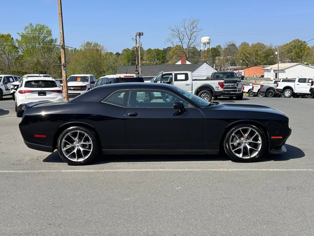 Used 2022 Dodge Challenger GT image 9