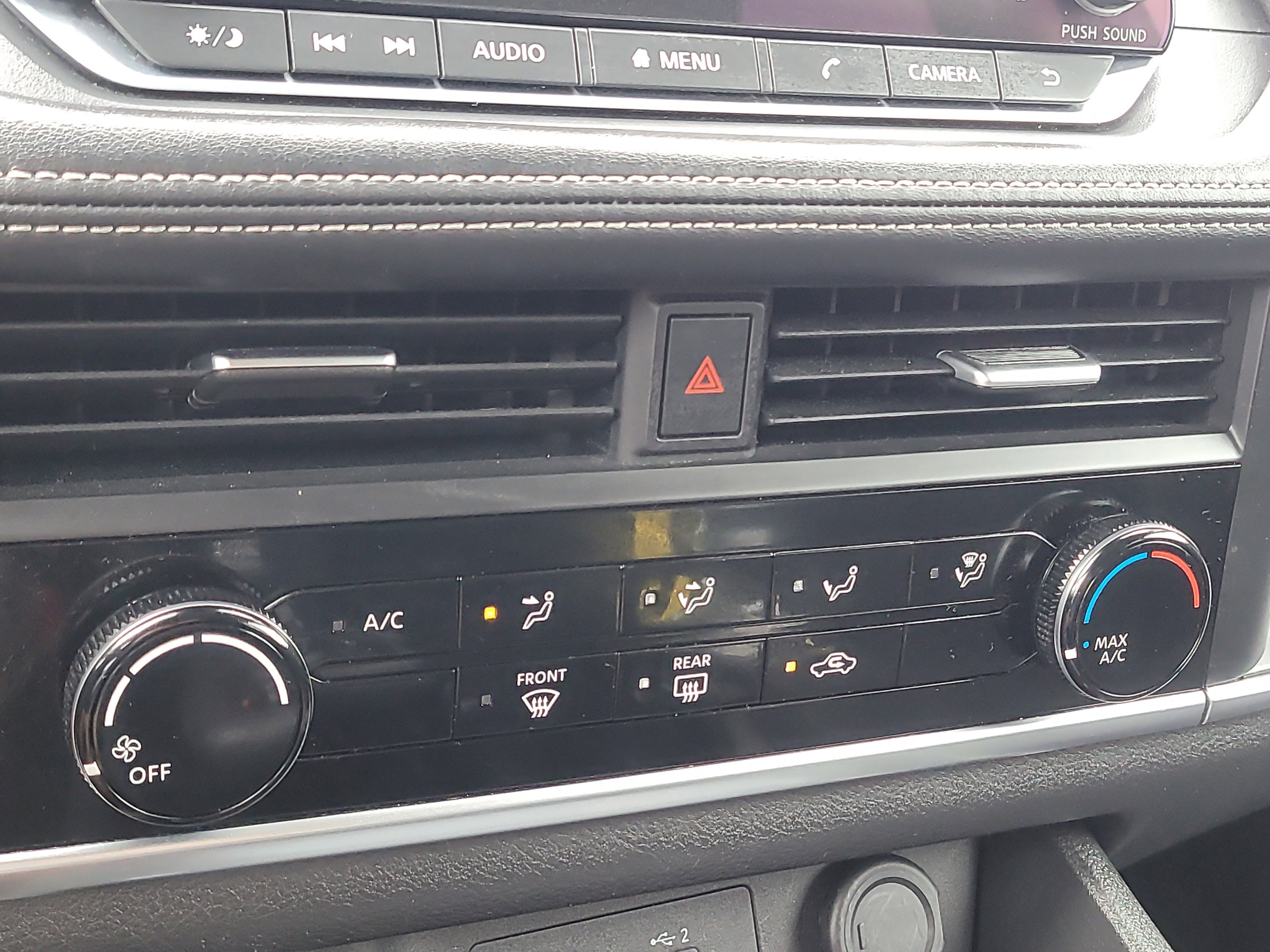 Used 2023 Nissan Rogue S image 23