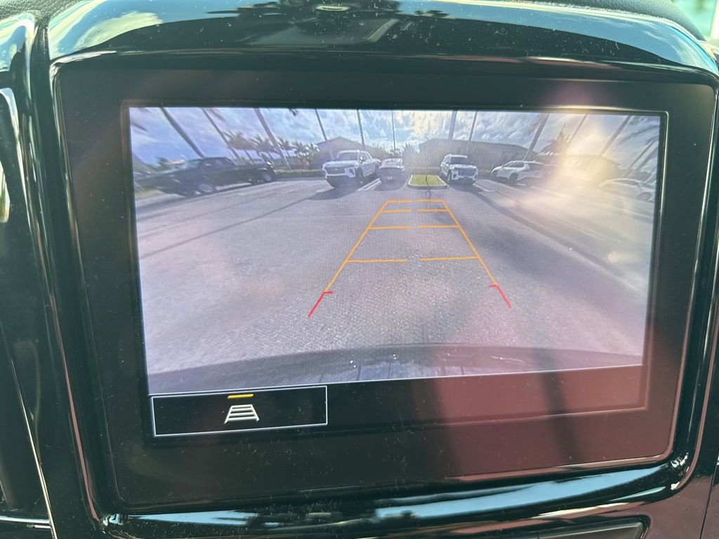 Used 2023 Chevrolet Traverse LT FWD image 3