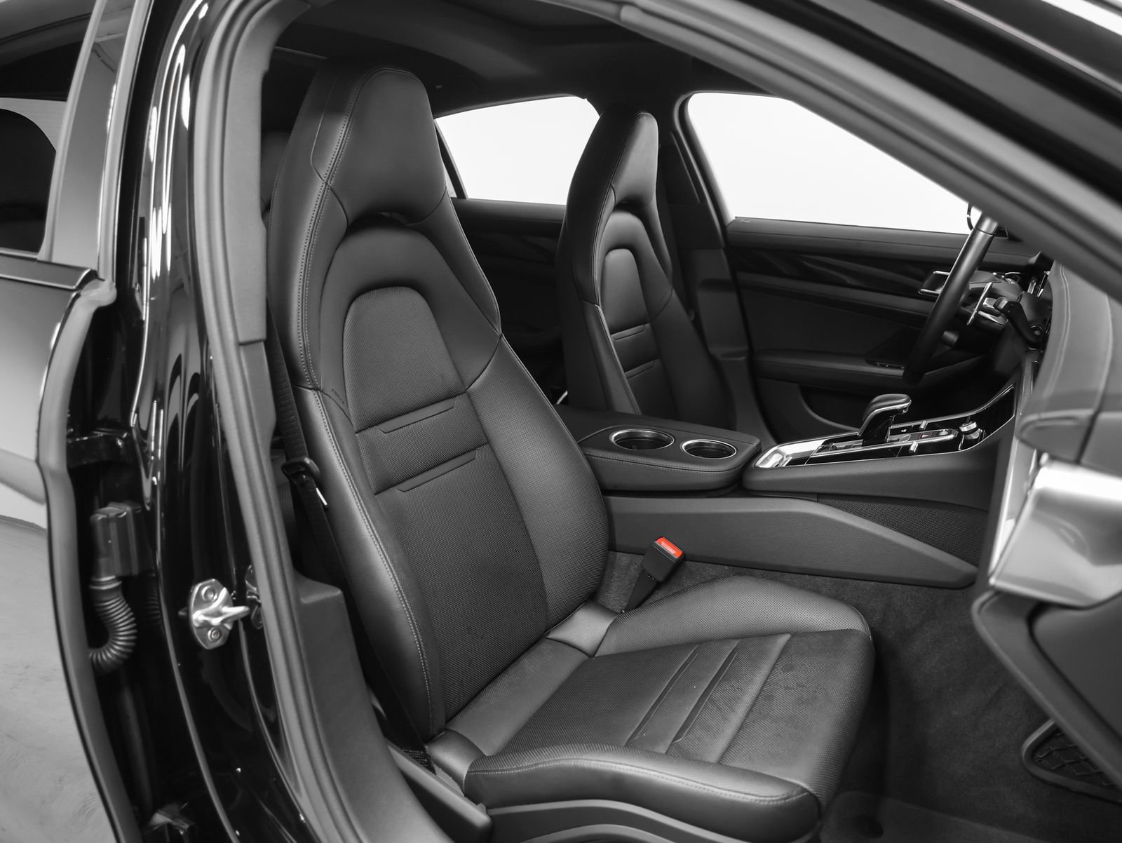 Certified 2023 Porsche Panamera AWD/4WD image 22