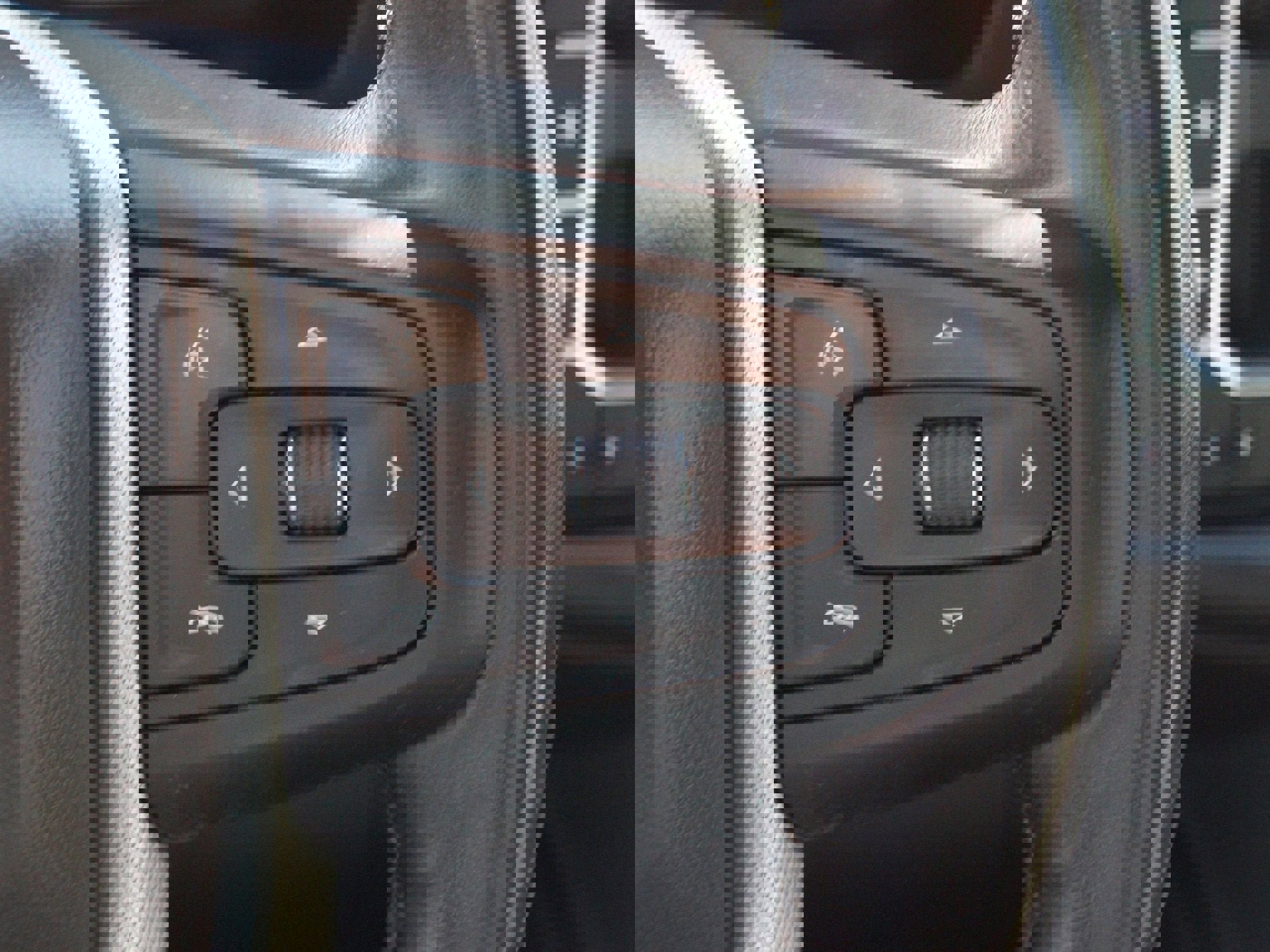 Used 2021 GMC Yukon Denali w/ Denali Premium Package image 12