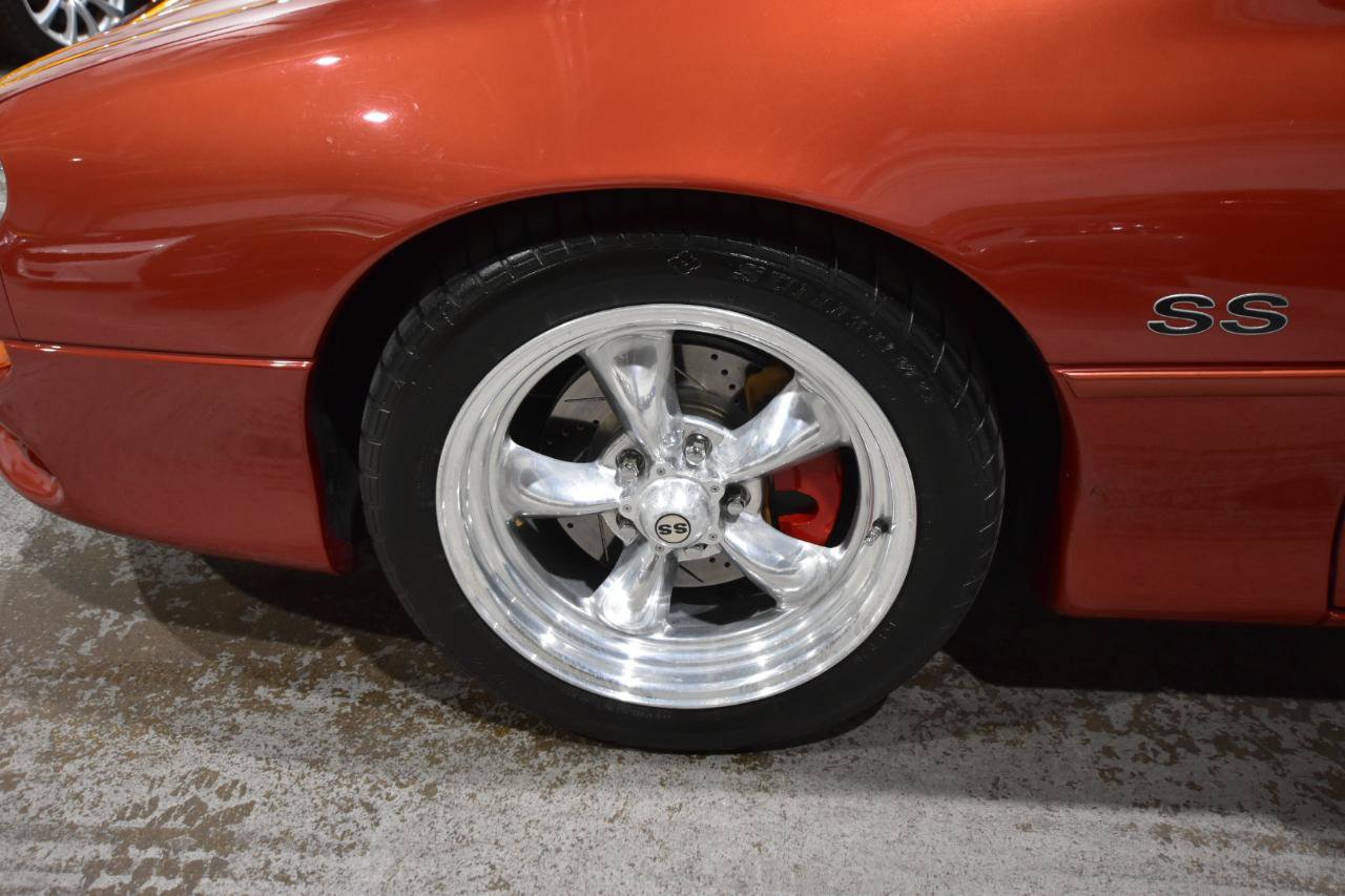 Used 2002 Chevrolet Camaro Z28 w/ SS Performance/Appearance Pkg RWD image 49
