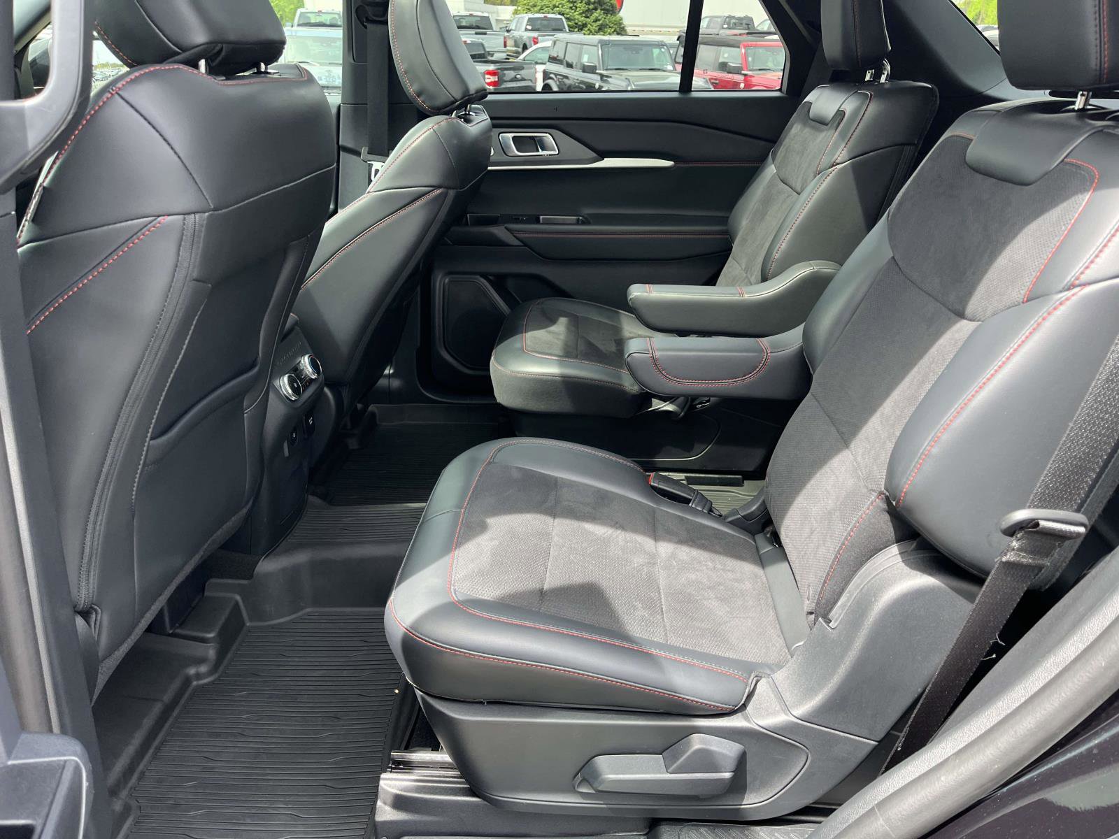 Used 2025 Ford Explorer ST w/ Sun And Sound Package image 13