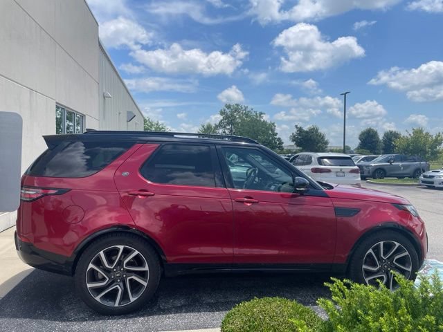 Used 2017 Land Rover Discovery HSE Luxury AWD/4WD image 2