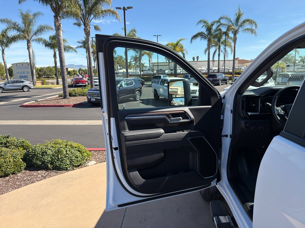 Used 2025 Chevrolet Silverado 2500 LT w/ Convenience Package AWD/4WD image 11