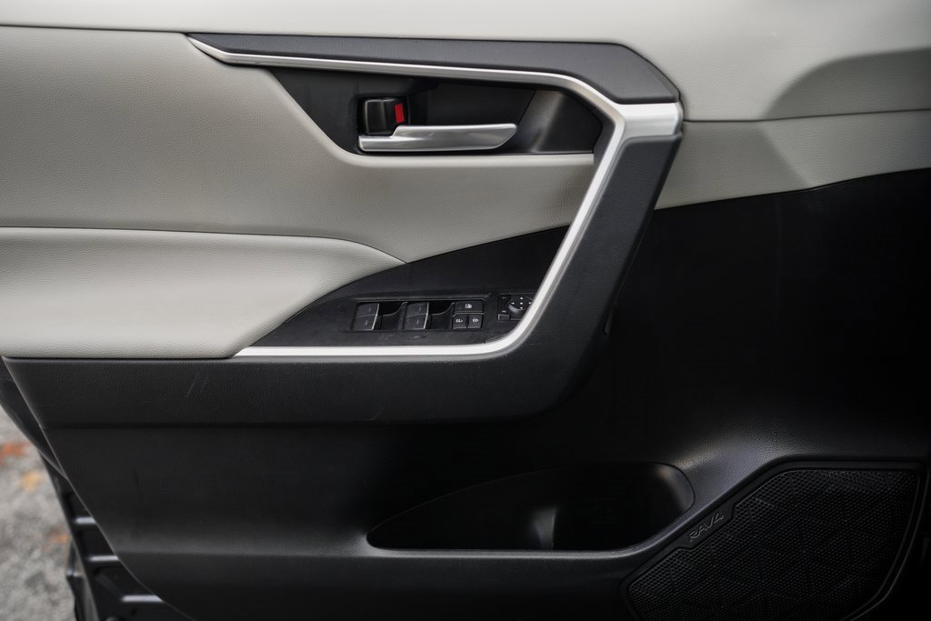 Used 2023 Toyota RAV4 XLE Premium image 35