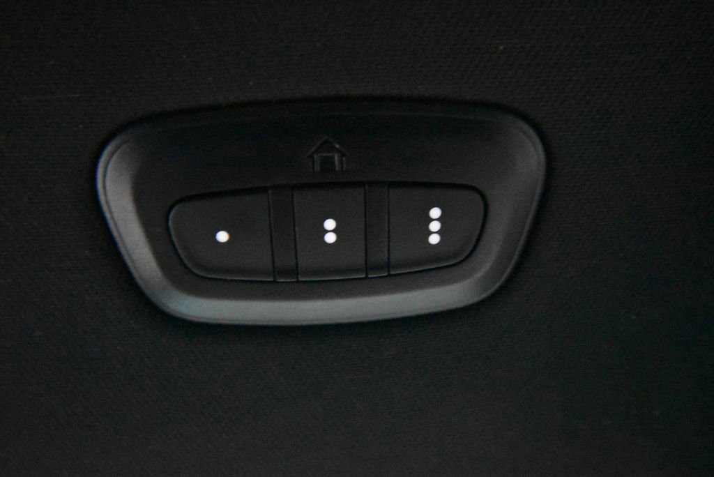 Used 2024 RAM 1500 Laramie AWD/4WD image 21