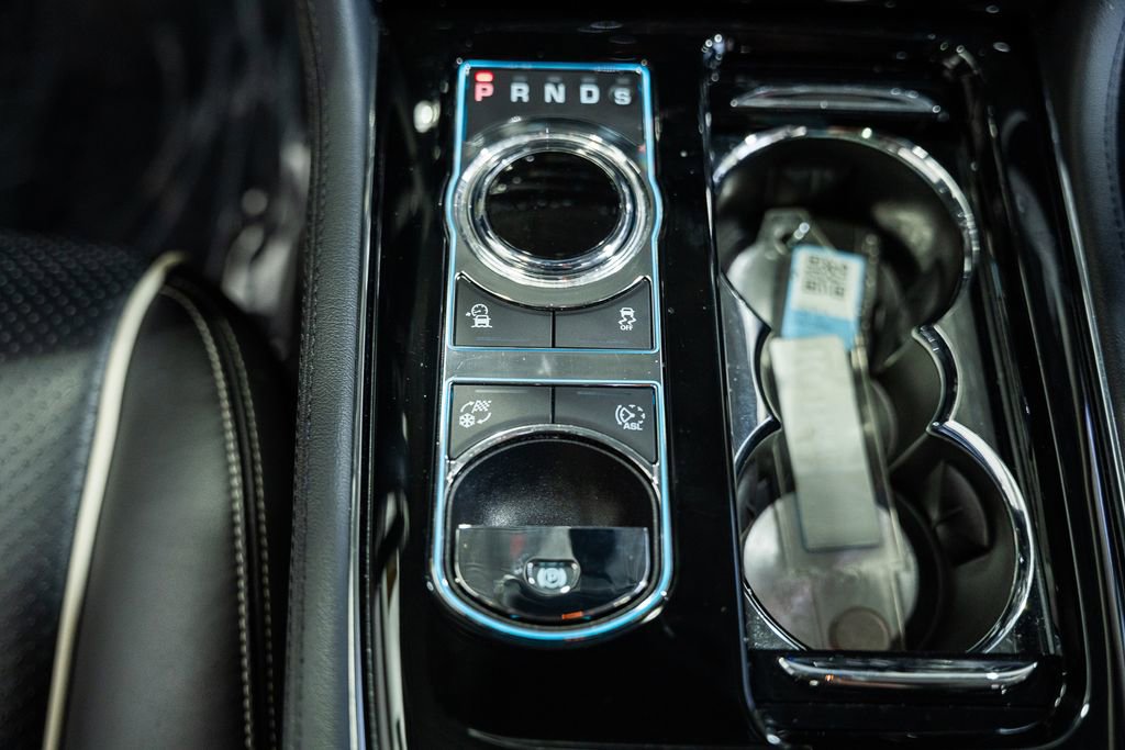 Used 2019 Jaguar XJ R-Sport image 32