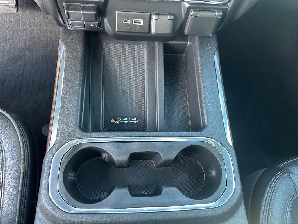Used 2020 Chevrolet Silverado 1500 High Country w/ Technology Package AWD/4WD image 19