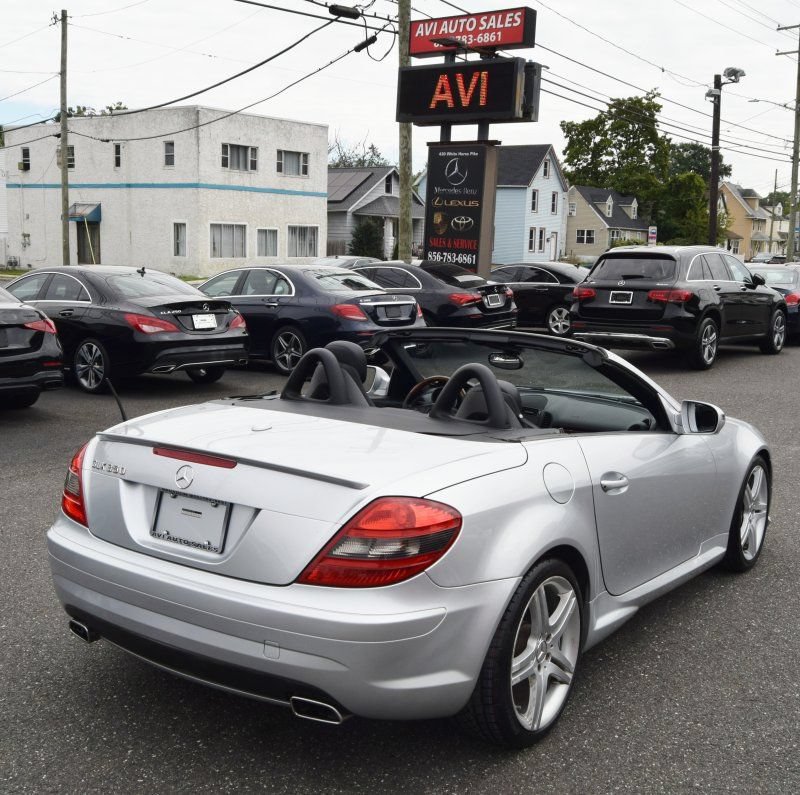 Used 2011 Mercedes-Benz SLK 350 image 12