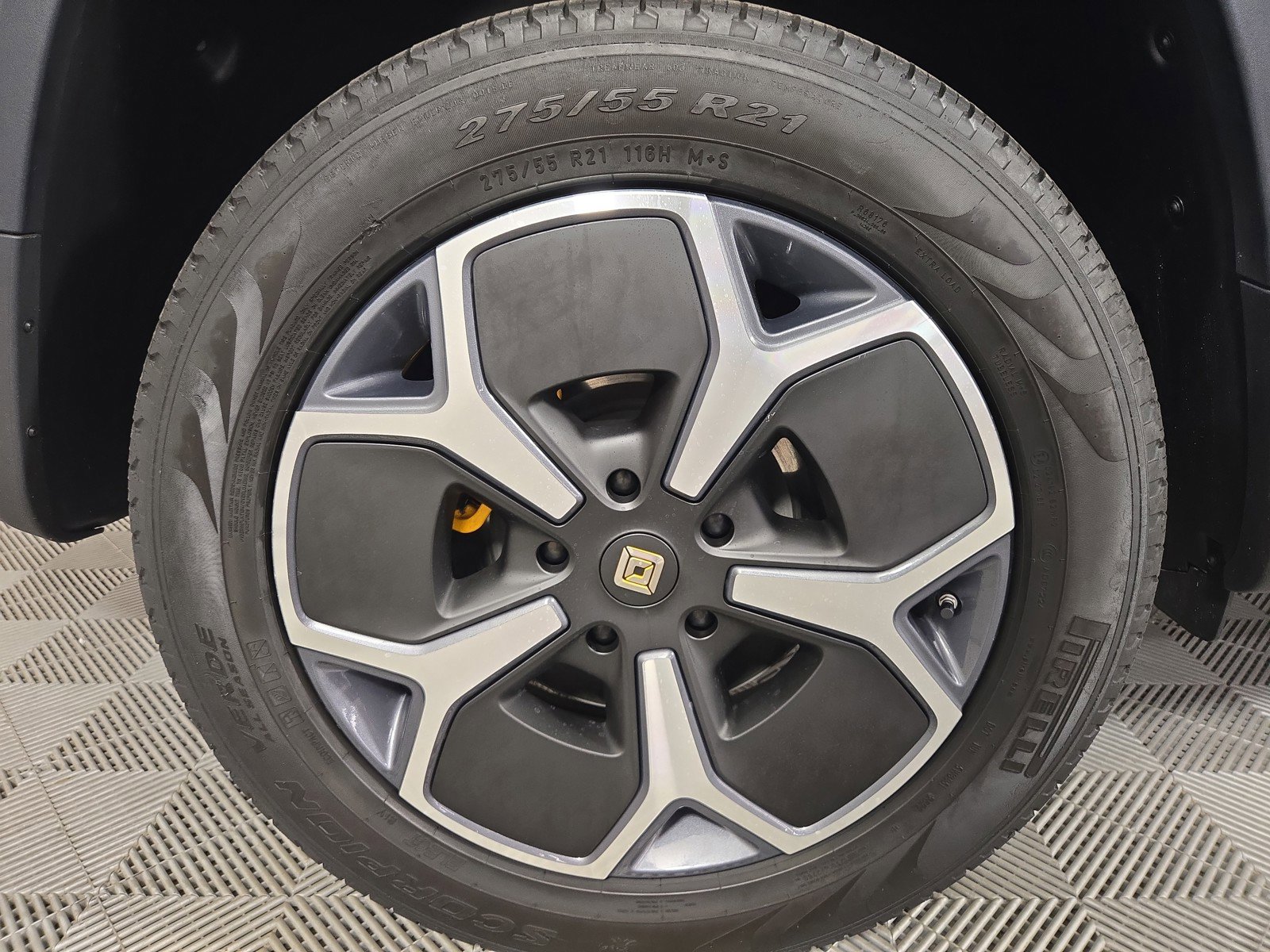 Used 2022 Rivian R1T Adventure image 12