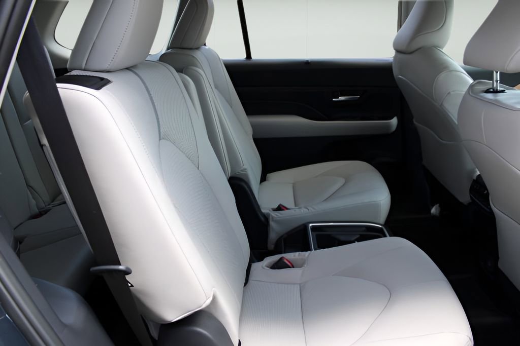 Certified 2026 Toyota Grand Highlander Platinum image 22