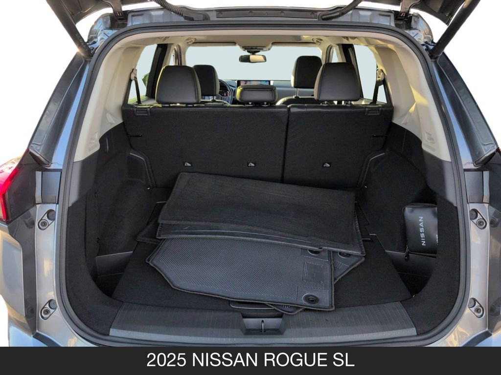 Certified 2025 Nissan Rogue SL w/ Tech Package FWD image 22