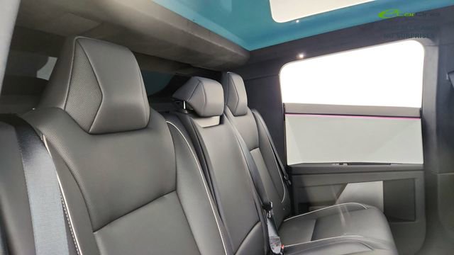 Used 2024 Tesla Cybertruck Cyberbeast AWD/4WD image 23
