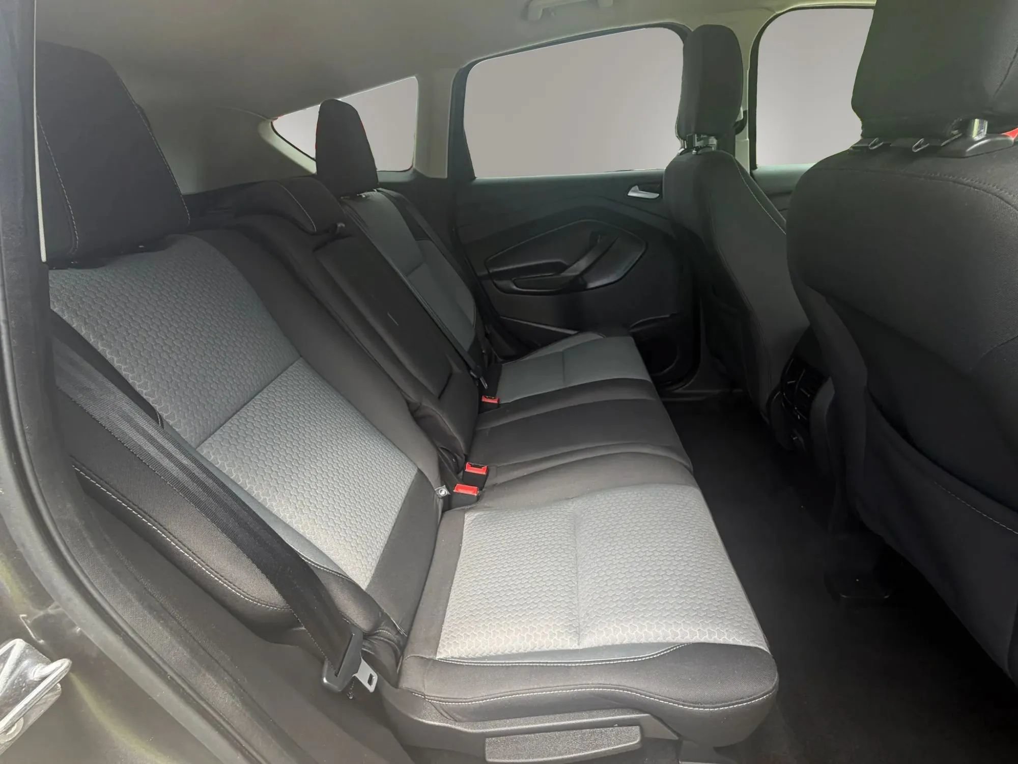 Used 2018 Ford Escape SE FWD image 32
