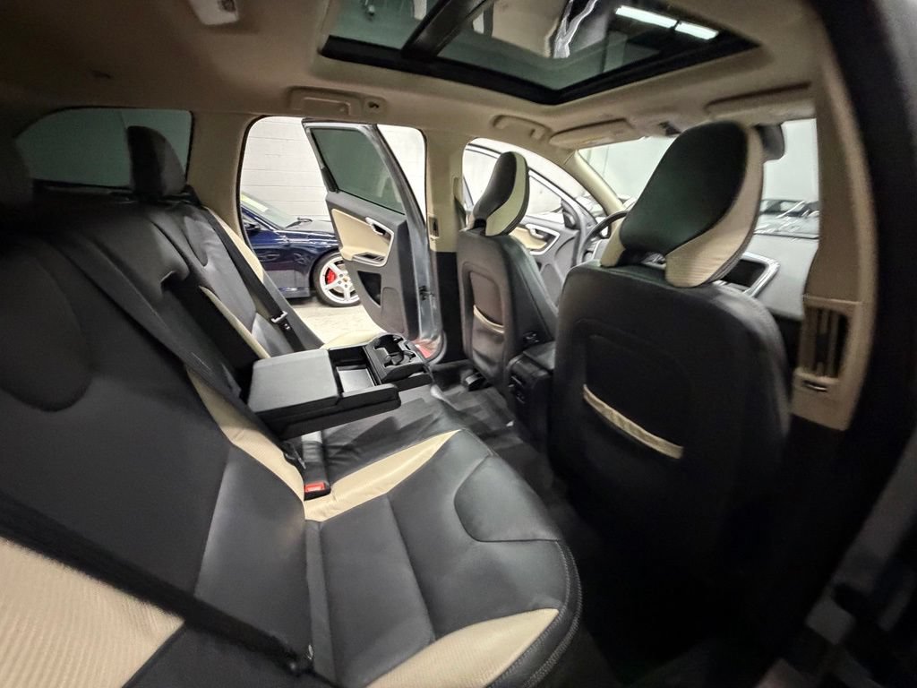 Used 2012 Volvo XC60 T6 AWD/4WD image 24