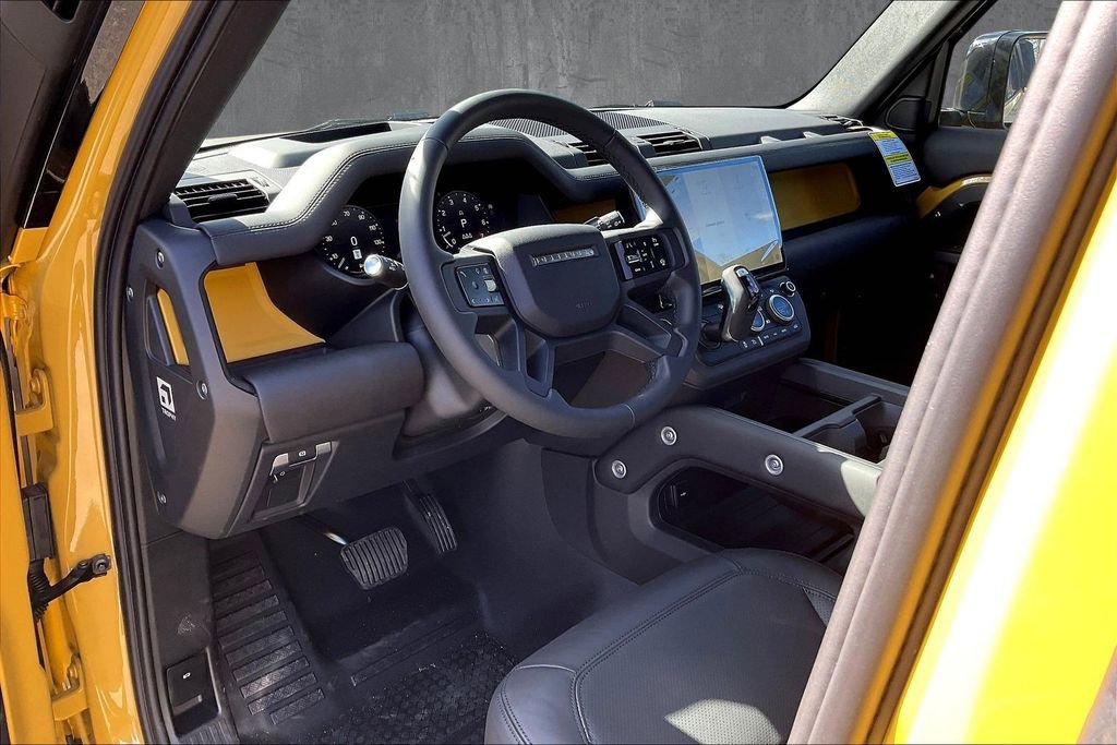 New 2026 Land Rover Defender 110 AWD/4WD image 7