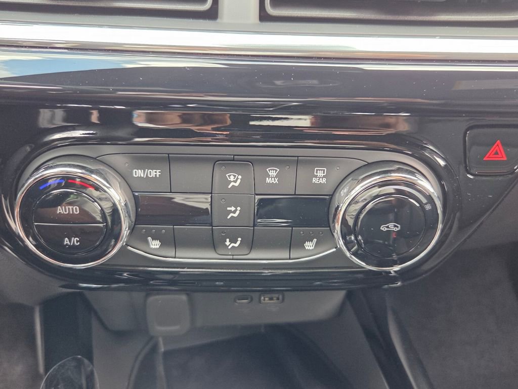 New 2026 Chevrolet Trax RS w/ Sunroof Package image 21