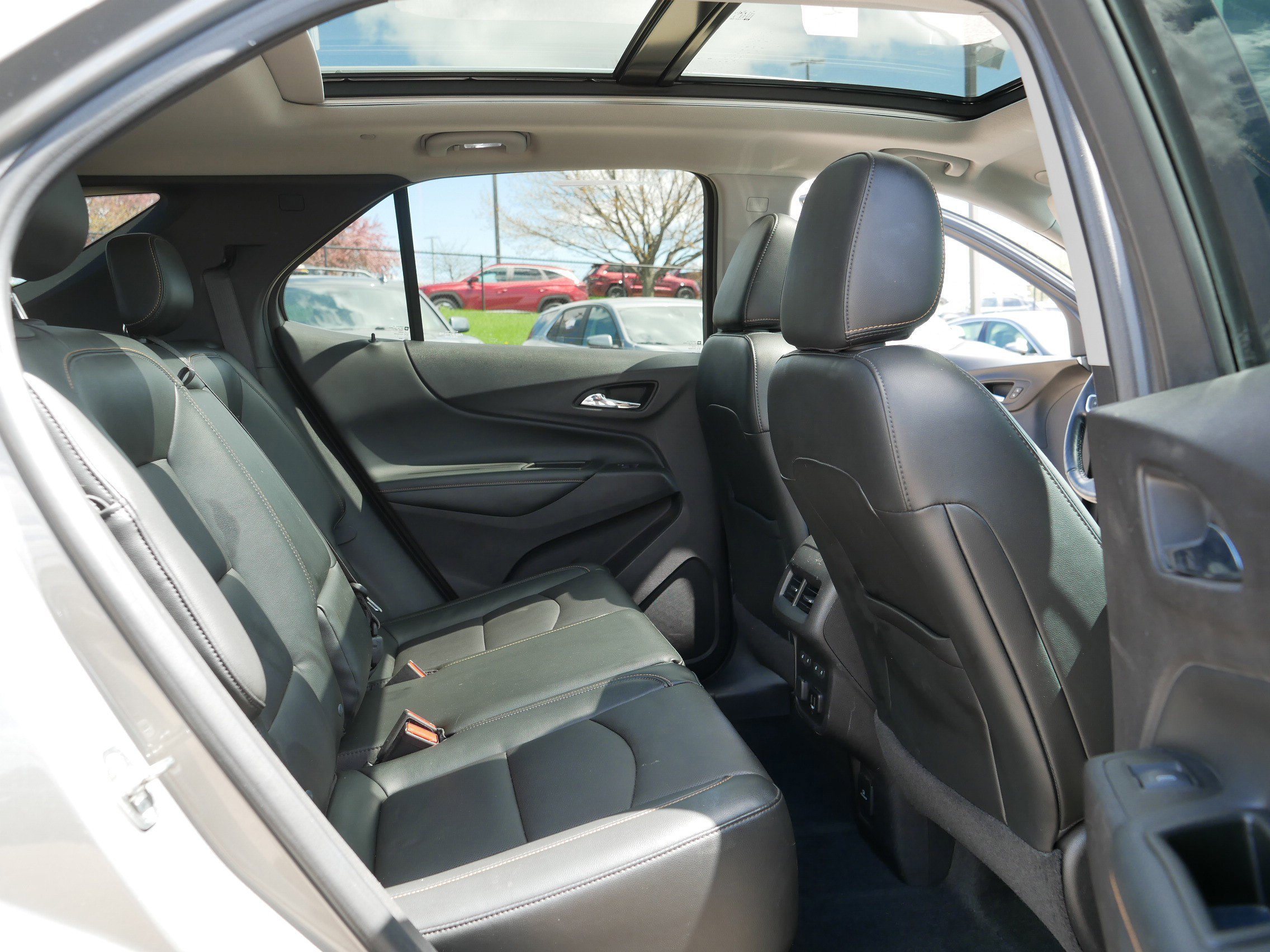 Used 2018 Chevrolet Equinox Premier AWD/4WD image 17