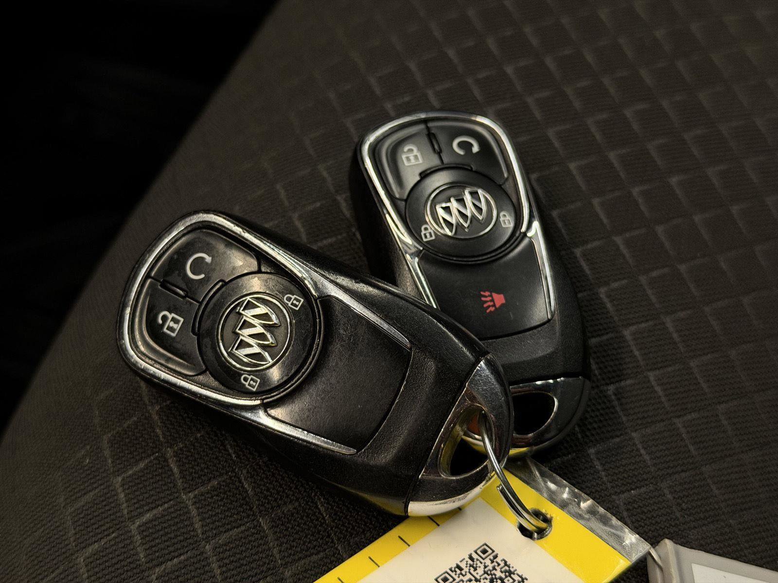 Used 2022 Buick Encore Preferred w/ Safety Package image 38