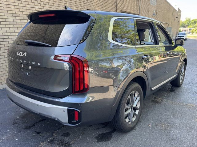 Used 2023 Kia Telluride LX FWD image 13