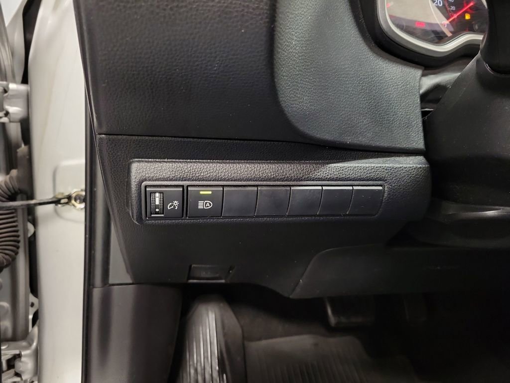 Used 2022 Toyota Corolla SE w/ SE Preferred Package FWD image 21