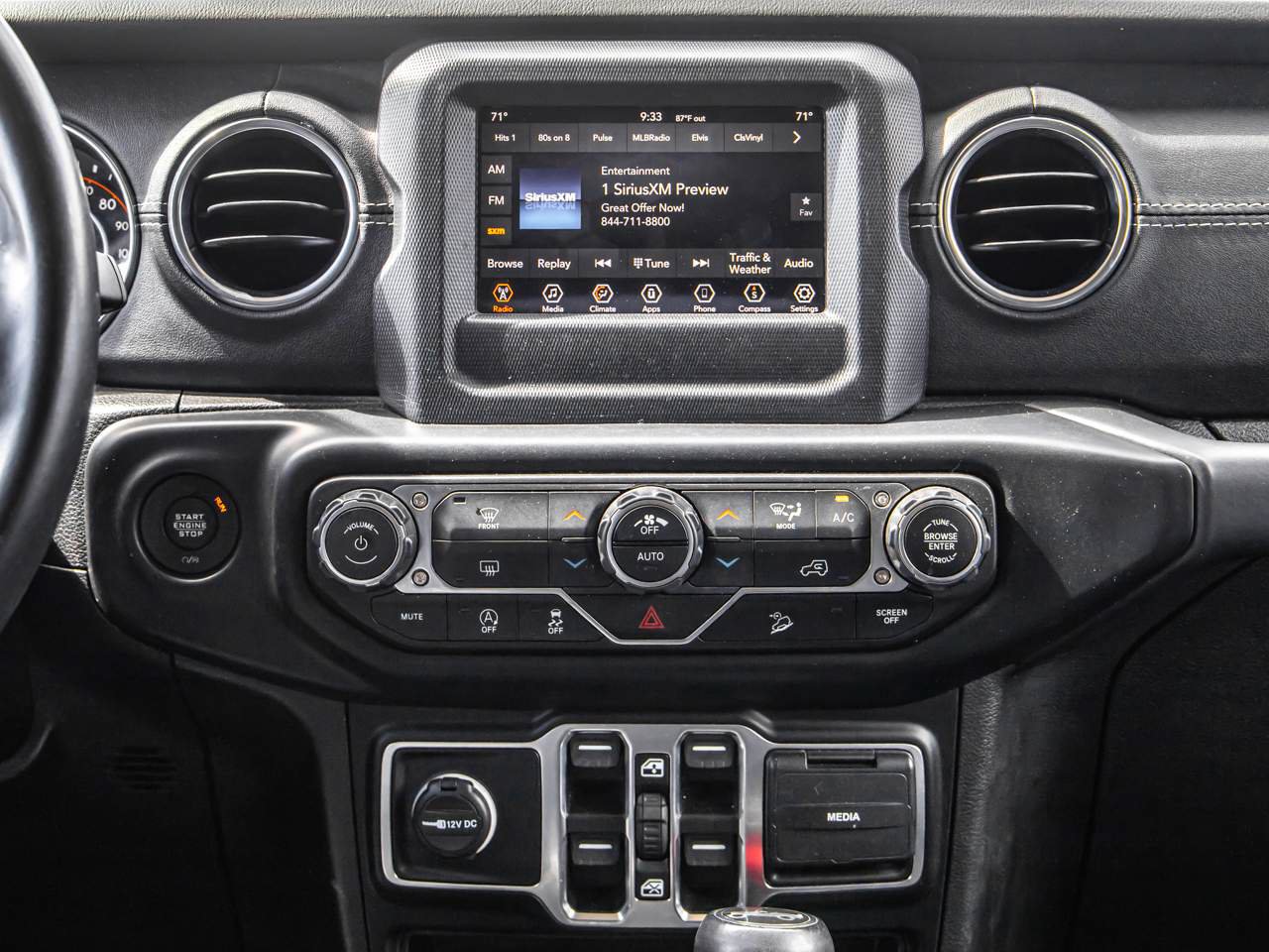 Used 2019 Jeep Wrangler Unlimited Sahara AWD/4WD image 14