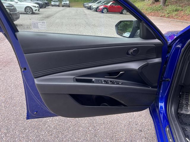Used 2025 Hyundai Elantra SEL FWD image 15