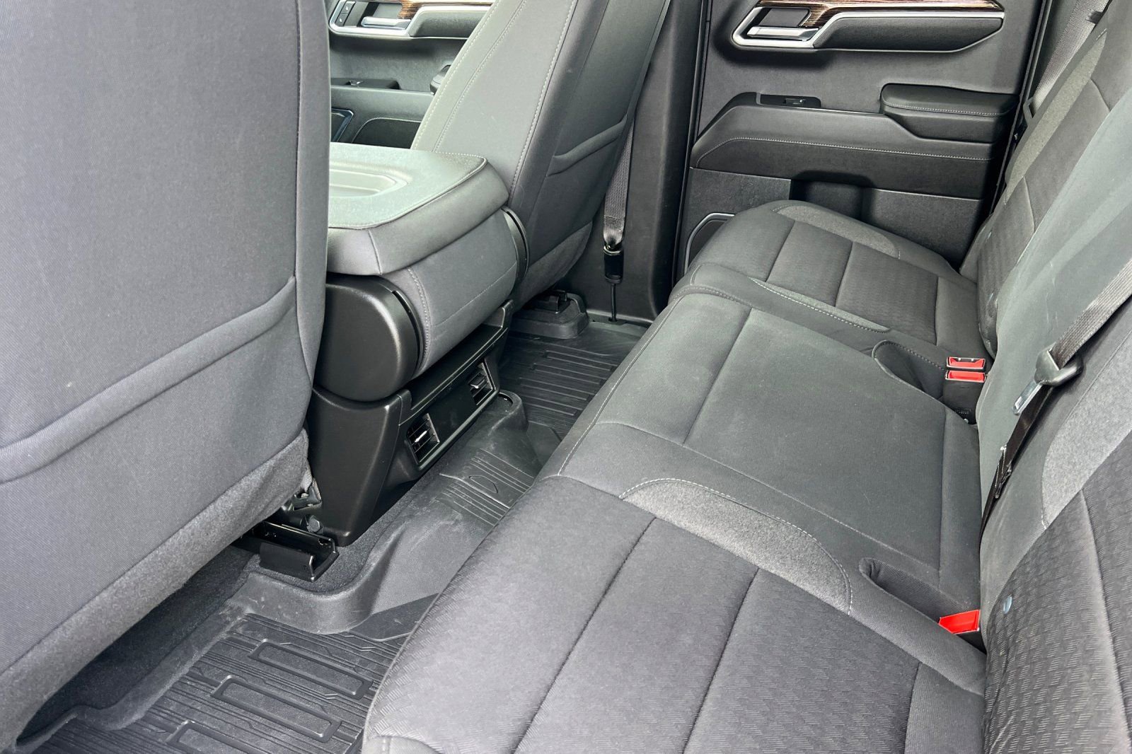 Used 2023 GMC Sierra 1500 SLE w/ Enhanced Capability Package AWD/4WD image 9