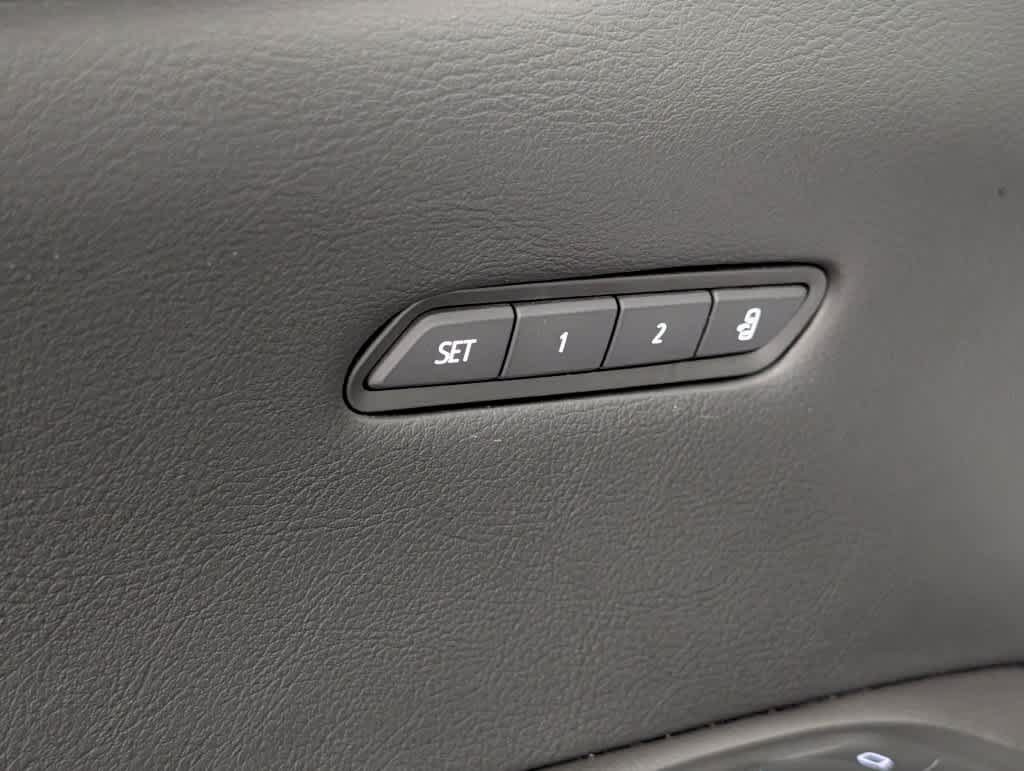 Used 2022 Cadillac XT5 Premium Luxury w/ Technology Package FWD image 26