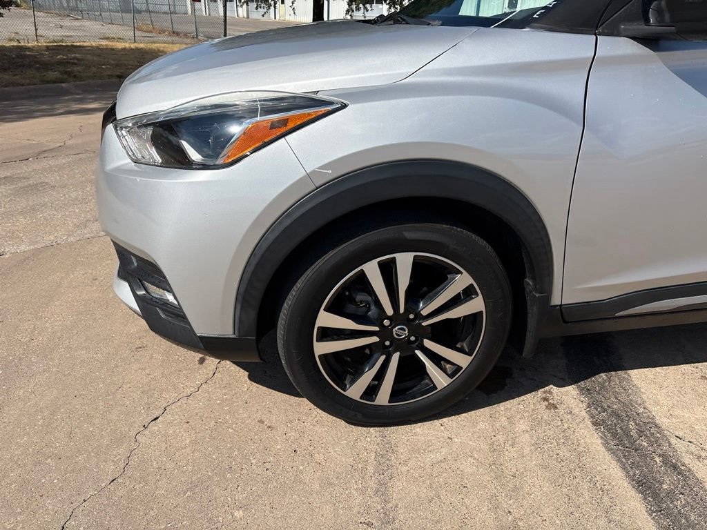Used 2019 Nissan Kicks SR FWD image 21