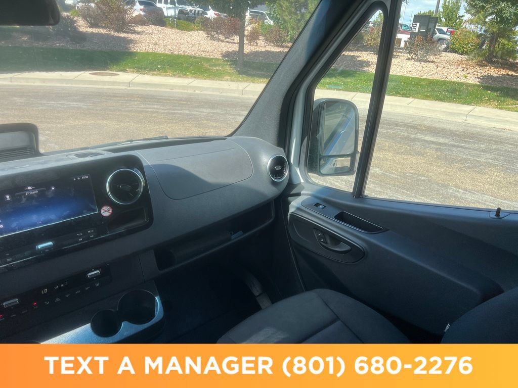 Used 2025 Mercedes-Benz Sprinter 2500 image 24