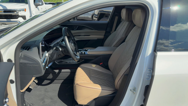 Certified 2025 Cadillac Lyriq Sport w/ Nappa Leather Package AWD/4WD image 4