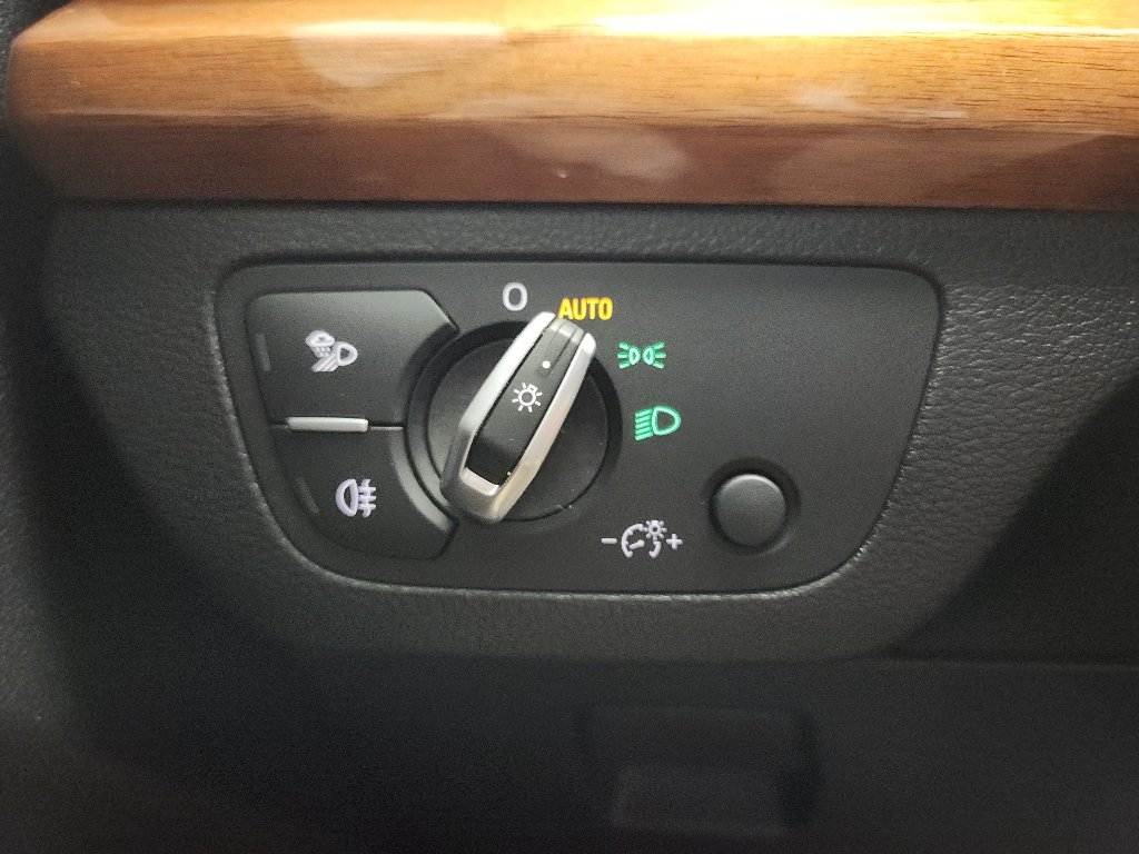 Used 2023 Audi Q5 2.0T Premium w/ Convenience Package image 14