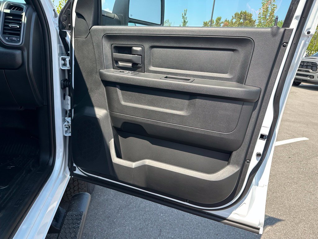 New 2027 RAM 3500 Tradesman w/ Chrome Appearance Group A AWD/4WD image 18