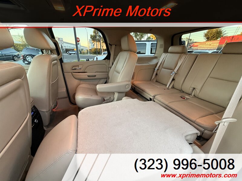 Used 2011 Cadillac Escalade Luxury AWD/4WD image 29
