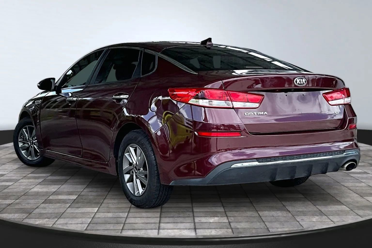 Used 2020 Kia Optima LX FWD image 4