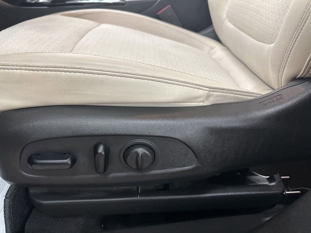 Certified 2021 Buick Encore GX Select image 47