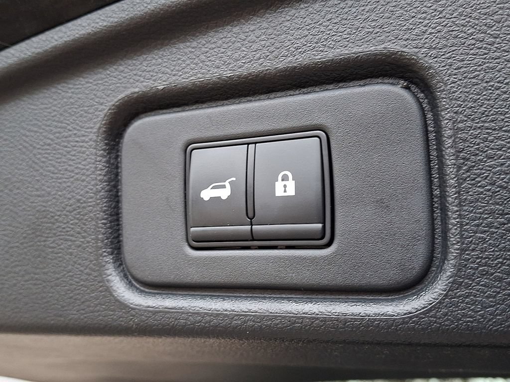 Certified 2023 Nissan Pathfinder Platinum w/ Lighting Package (N93) FWD image 32