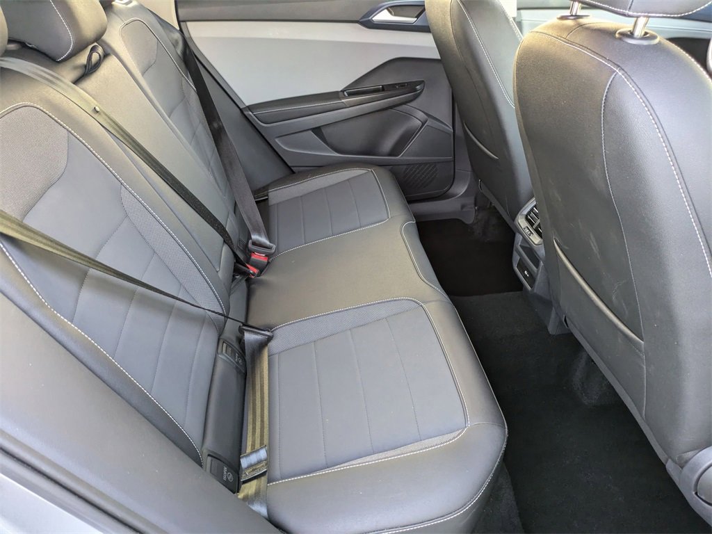 Used 2024 Volkswagen Taos SE image 29