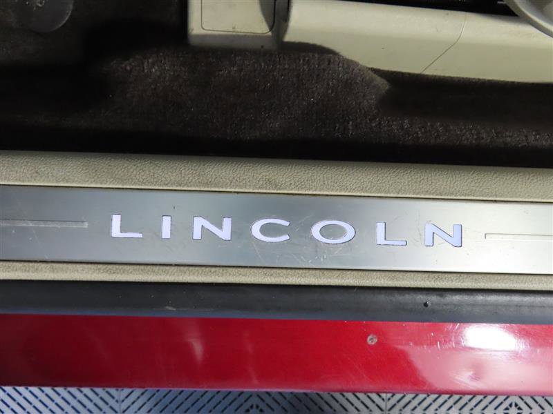 Used 2018 Lincoln Continental Select w/ Continental Climate Package AWD/4WD image 18