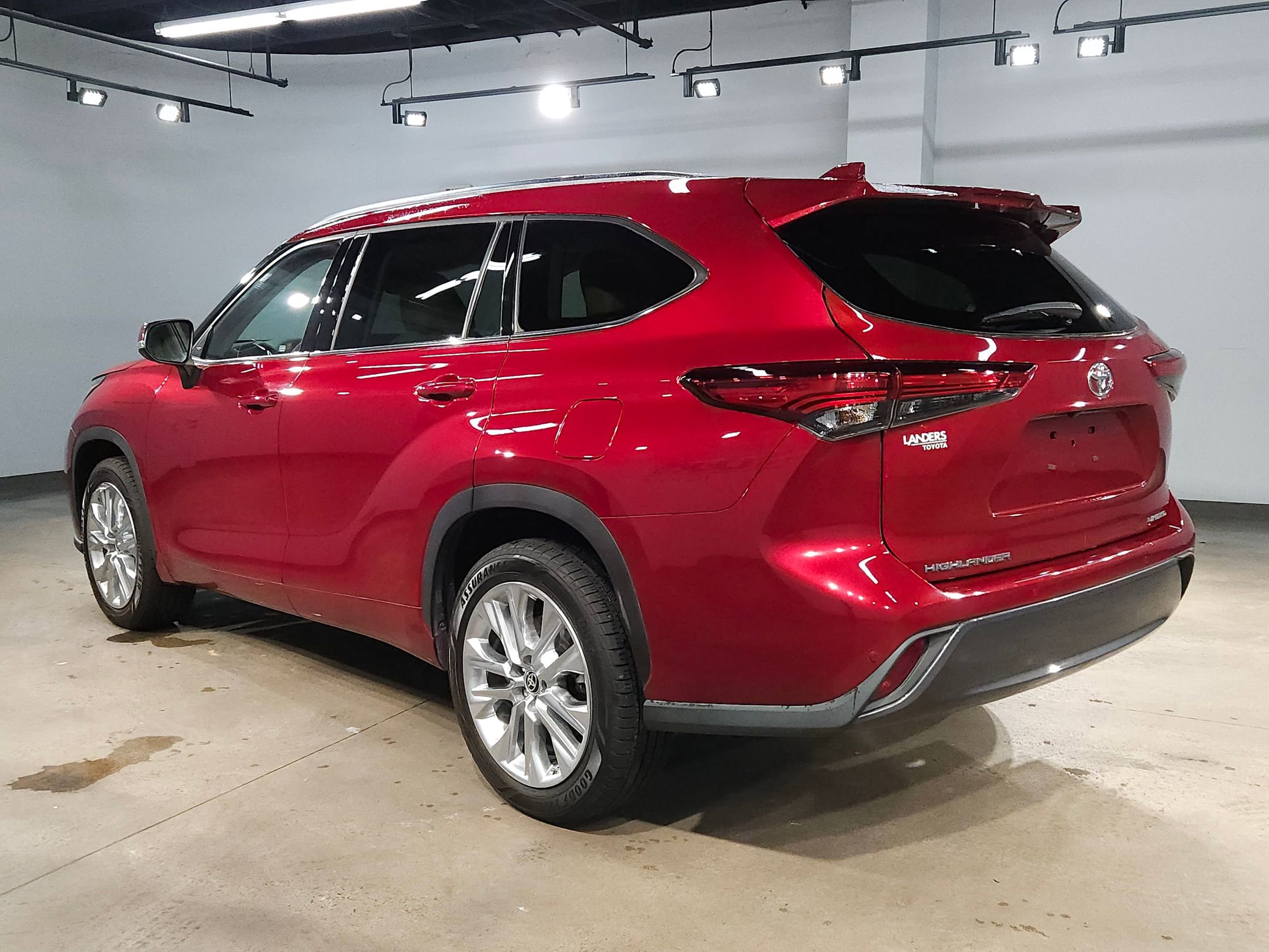 Used 2020 Toyota Highlander Limited image 5